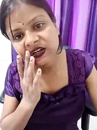 Attractive-Queen webcam stripchat model stream image