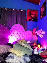 Naugth_channel_ts webcam model stream image