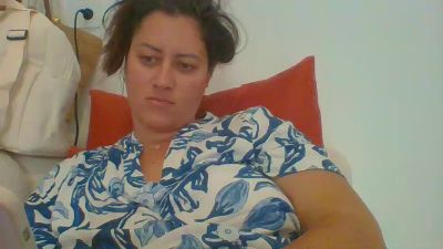 Lauracamc webcam model stream image