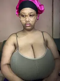 NonoGotBoobies webcam model stream image