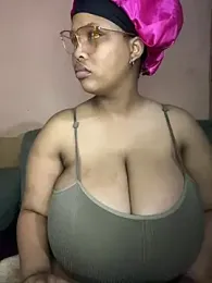 NonoGotBoobies webcam model stream image
