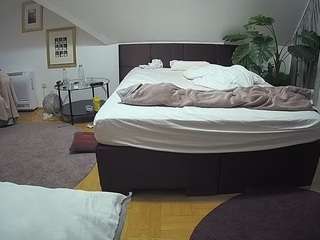voyeurcam-julmodels-whitebed-6 webcam model stream image