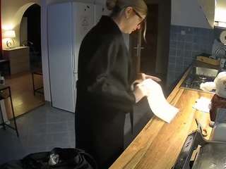 voyeurcam-julmodels-kitchen webcam model stream image