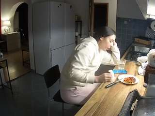 voyeurcam-julmodels-kitchen webcam model stream image