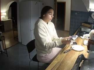 voyeurcam-julmodels-kitchen webcam model stream image