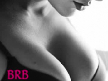 in_yan webcam model stream image