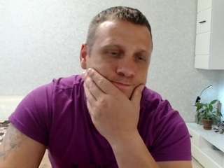 b-l-o-n-d webcam model stream image