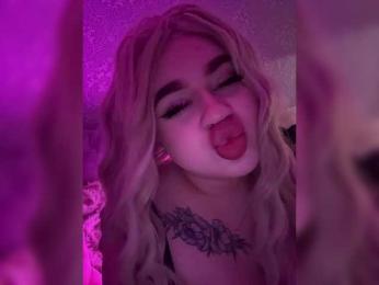 Milkkyy webcam model stream image