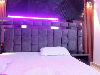 tiffany-rouge webcam model stream image