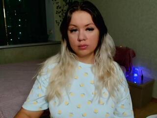 Kira Pride webcam flirt4free model stream image