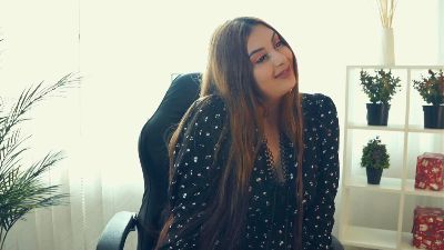 ErlinaHelm webcam model stream image