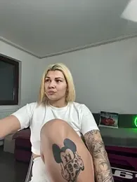 MiaKiittyy webcam stripchat model stream image