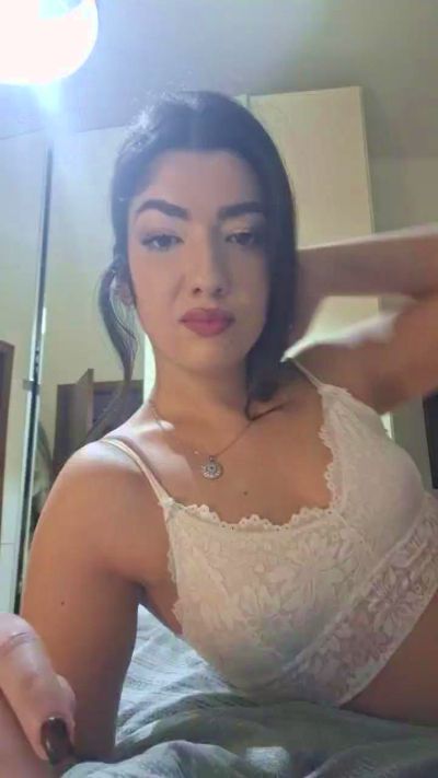 Saretta2525 webcam model stream image