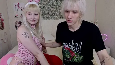 NeetMolly webcam model stream image