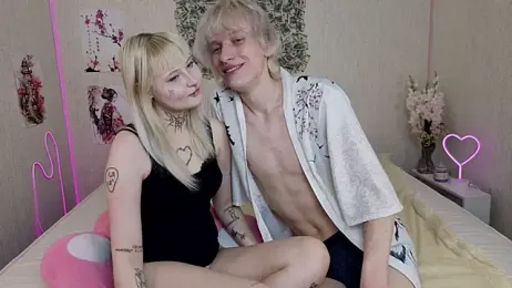 NeetMolly webcam model stream image