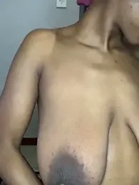 Queen-Boobylicious webcam model stream image