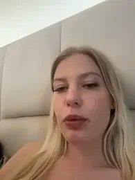 Chloemillerrxx_ webcam model stream image