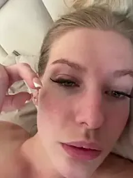Chloemillerrxx_ webcam model stream image