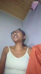 Vannyah2 webcam model stream image