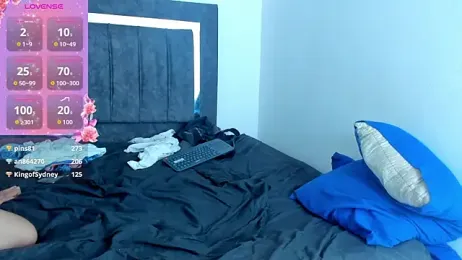 LatinsGuys25 webcam model stream image