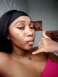 Hannah_107 webcam model stream image