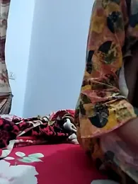124pakhi webcam model stream image