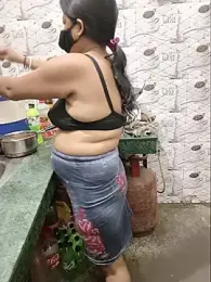 Priyadiwani webcam stripchat model stream image