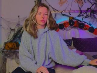 Luna Rishi webcam model stream image