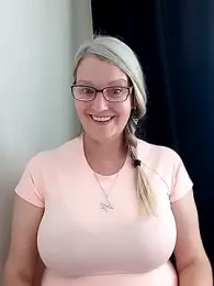 irinamaux webcam model stream image