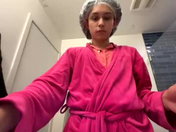 yungfemslut webcam model stream image