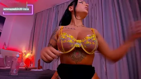 Iammazeekiin30 webcam stripchat model stream image