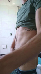 _Apatik_ webcam model stream image