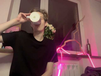 titsDestroy2007 webcam model stream image