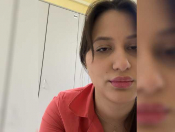 Llevie webcam bongacams model stream image