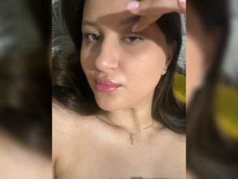 Llevie webcam model stream image