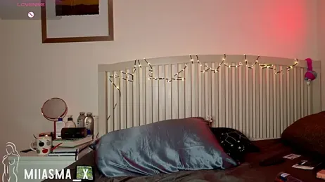 Miiasma_x webcam model stream image