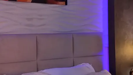 DianaGlow webcam model stream image