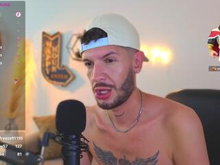 Maxx Cooper webcam model stream image