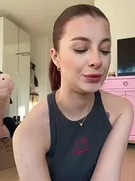 Mia-Minou webcam model stream image