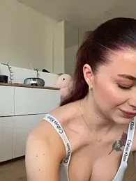 Mia-Minou webcam model stream image