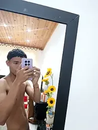 NINETEEN_B webcam model stream image