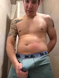9999Alez webcam model stream image