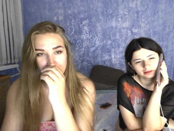 CrystalWaves5 webcam model stream image
