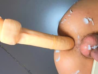 azul_poppi webcam model stream image