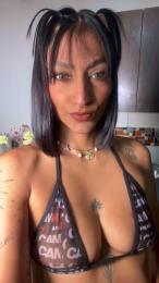 AnyLeon webcam model stream image