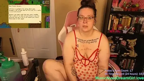 SweetNerdyMilf webcam model stream image