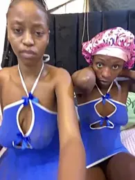 LonelyQueenxx25 webcam model stream image