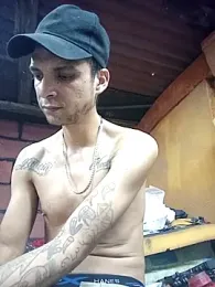 _Dmente_ webcam model stream image