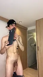 TheBatMansion webcam model stream image