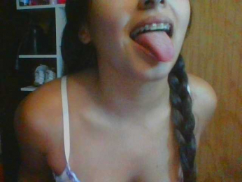 BabyNikie webcam model stream image